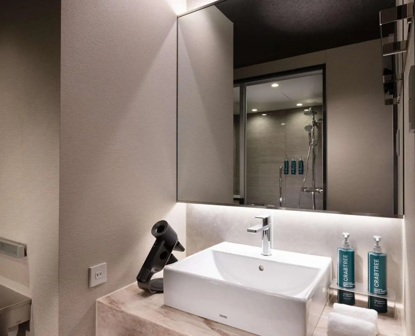 מלון Doubletree By Hilton Kyoto Station 4*,  יפן