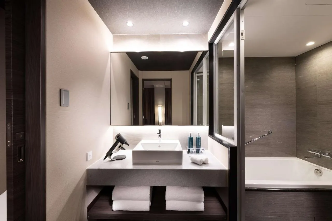 מלון Doubletree By Hilton Kyoto Station 4*,