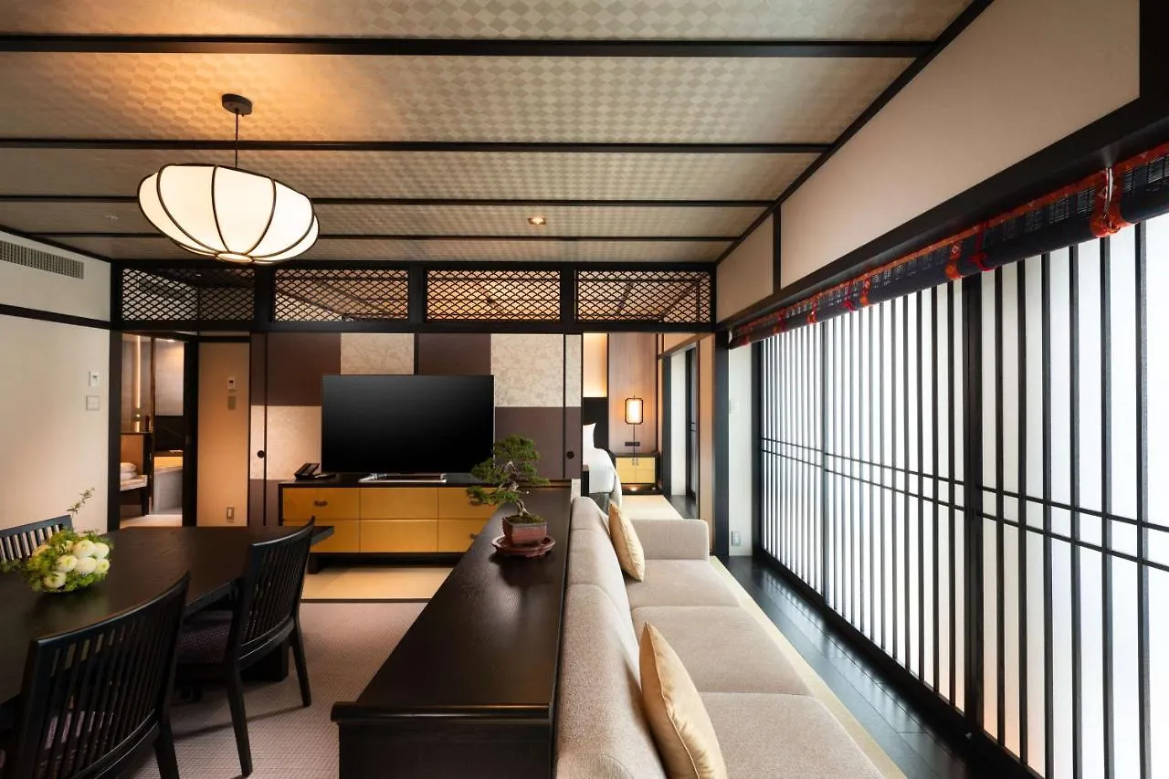 מלון Doubletree By Hilton Kyoto Station 4*,